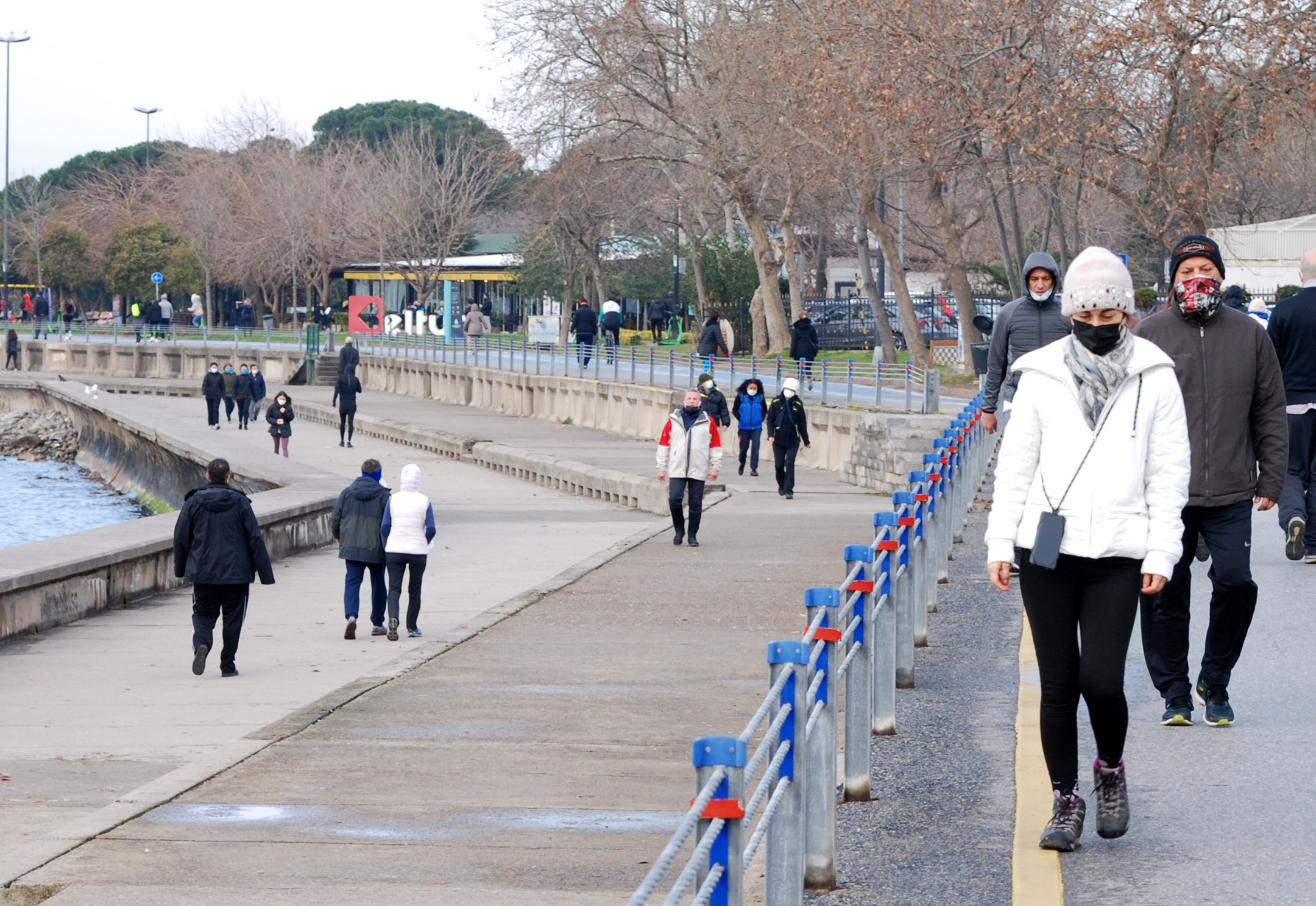 İstanbul'da kısıtlamasız üçüncü cumartesi: Sahiller ve caddeler yine hareketli - Resim: 2