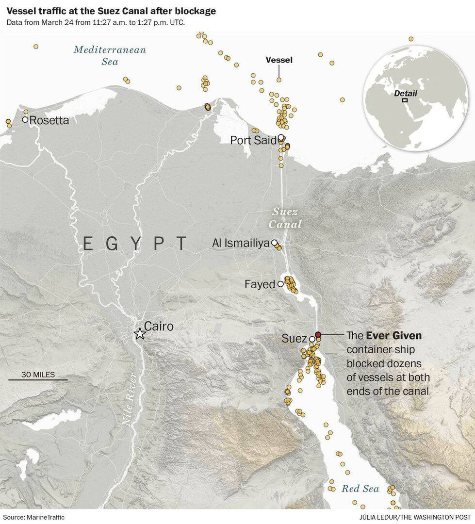 Süveyş Kanalı'ndaki gemi trafiği 65 kilometreyi buldu - Resim: 1