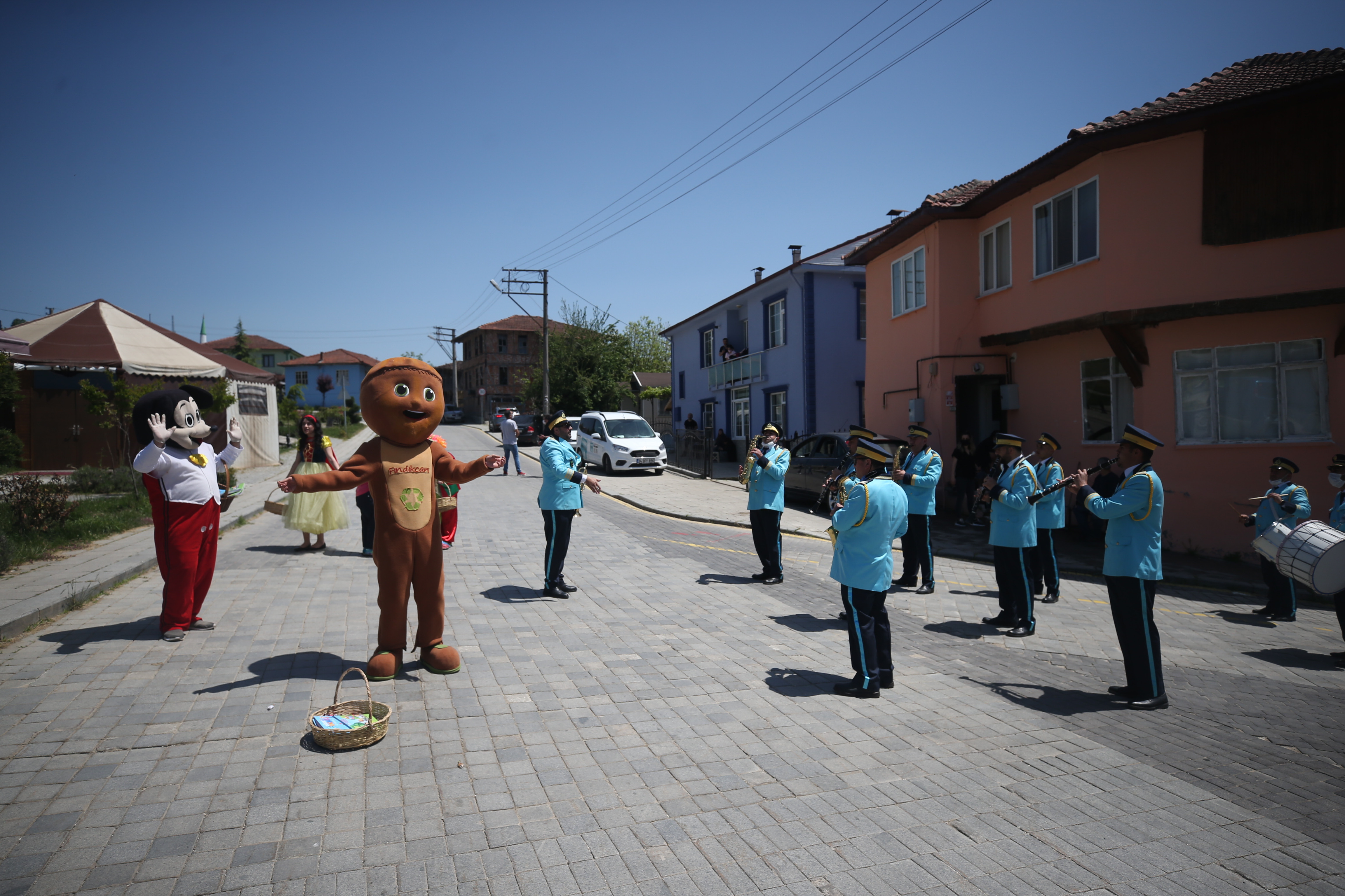 Düzce'de belediye bandosu bayram coşkusu yaşattı - Resim: 2