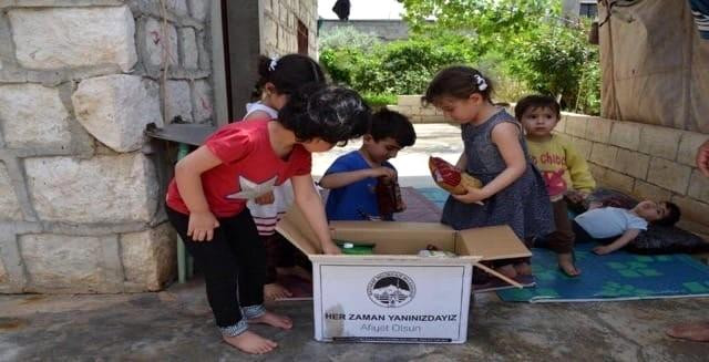 Türk ordusundan İdlib'deki ihtiyaç sahibi ailelere gıda yardımı - Resim: 1