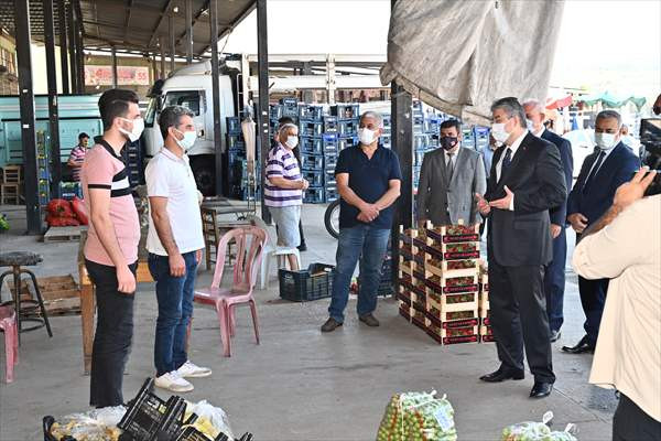 Osmaniye Valisi Erdinç Yılmaz, vatandaşlara "aşı yaptırın" tavsiyesinde bulundu - Resim: 1