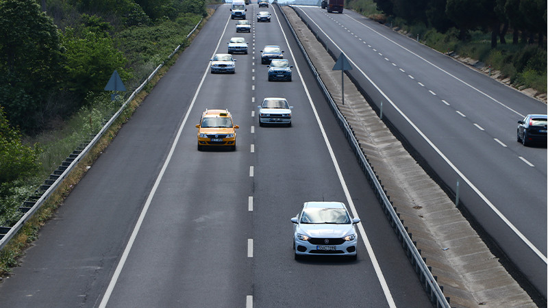 Tekirdağ-İstanbul yolunda trafik yoğunluğu yaşanıyor - Resim: 1