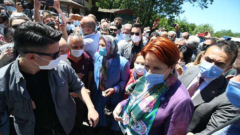 Vatandaşlar Akşener'i protesto ediyor - Resim: 2