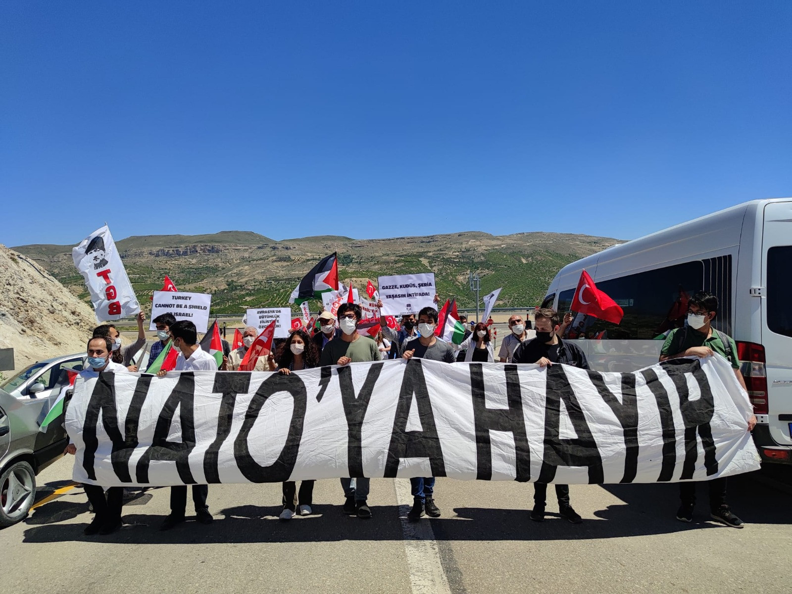 Filistin bayraklarıyla Kürecik'e dayandılar - Resim: 2