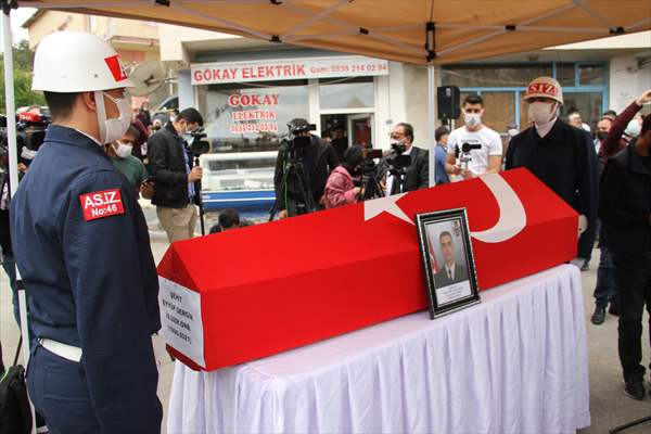 Pençe-Yıldırım Harekatı'nda şehit olan asker son yolculuğuna uğurlandı - Resim: 2