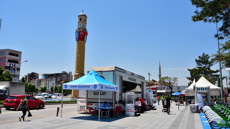 Çorum'da Türk Kızılay aracında ve AVM'de Kovid-19 aşısı yapılıyor - Resim: 1