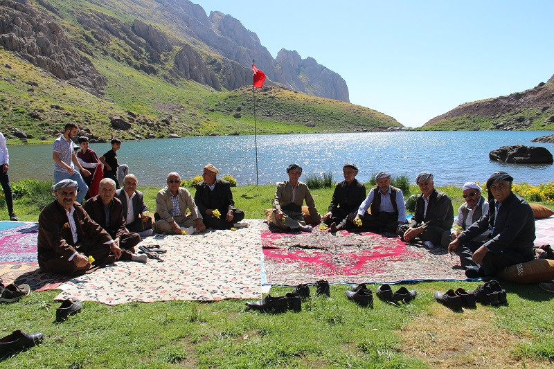 Terör bitti huzur geldi: 40 yıl sonra Türk bayraklı halay - Resim: 1