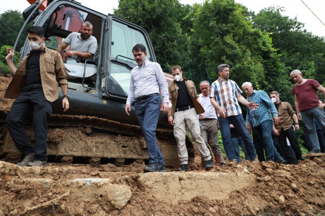 Bakan Kurum: Askerlerimiz, dalgıçlarımız arama çalışmalarını sürdürüyor - Resim: 1