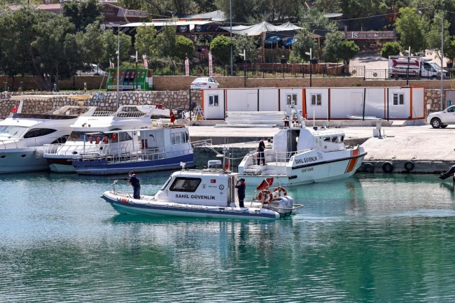 Van Gölü sahil güvenlik ekiplerine emanet - Resim: 1