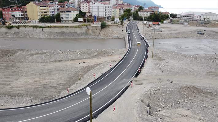 Selden etkilenen Kastamonu'da ulaşım seferberliği sürdürülüyor - Resim: 1