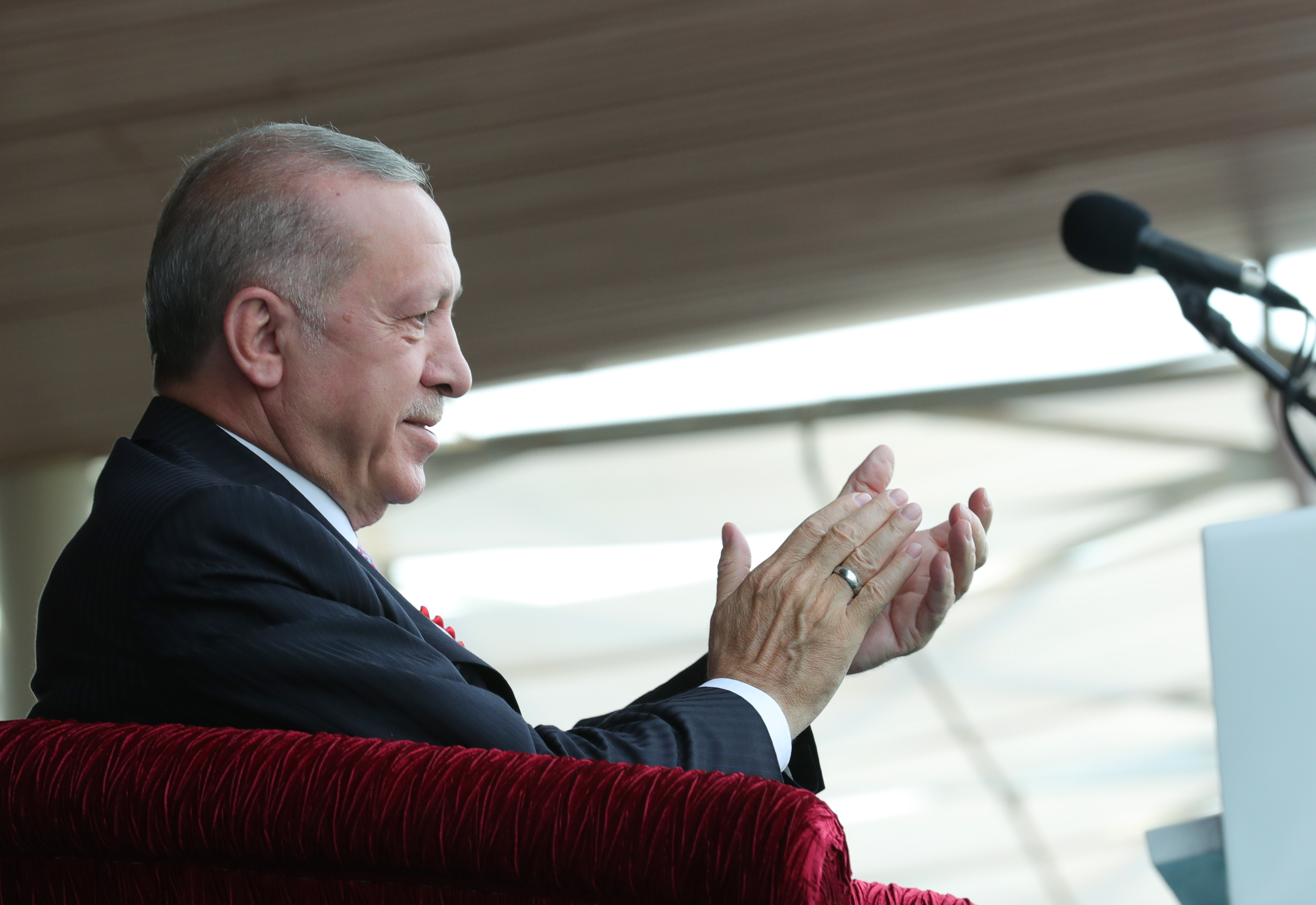 Cumhurbaşkanı Erdoğan: FETÖ ile irtibatlı 21 bin TSK mensubunun ordumuzla ilişiğini kestik - Resim: 1