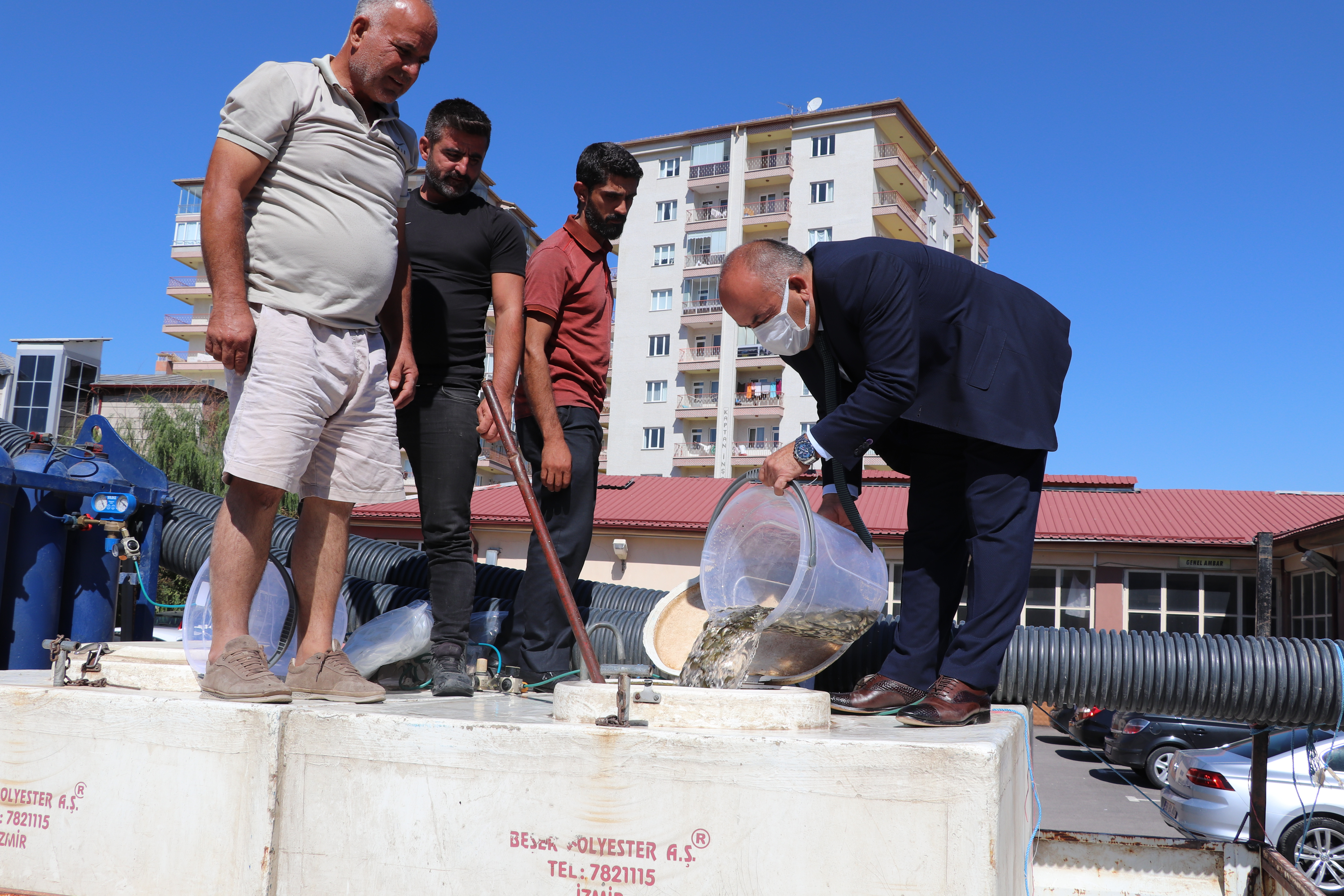 Sivas'ta göl ve göletlere binlerce sazan yavrusu bırakıldı - Resim: 2