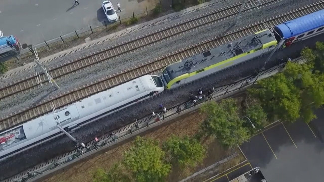 Tuzla'da tren hattında faciadan dönüldü - Resim: 1