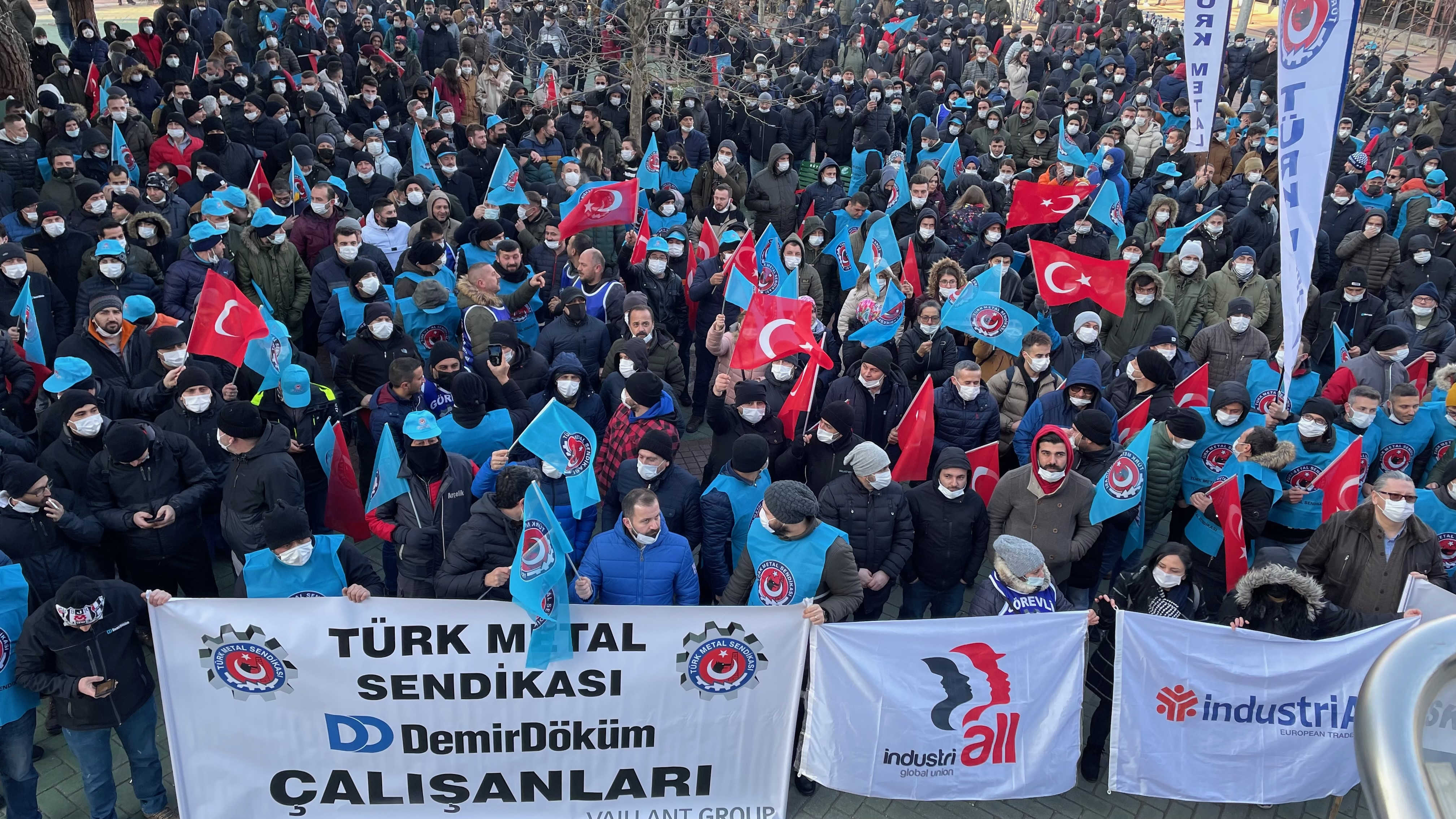 2022 üreten emekçinin yılı olsun! - Resim: 1