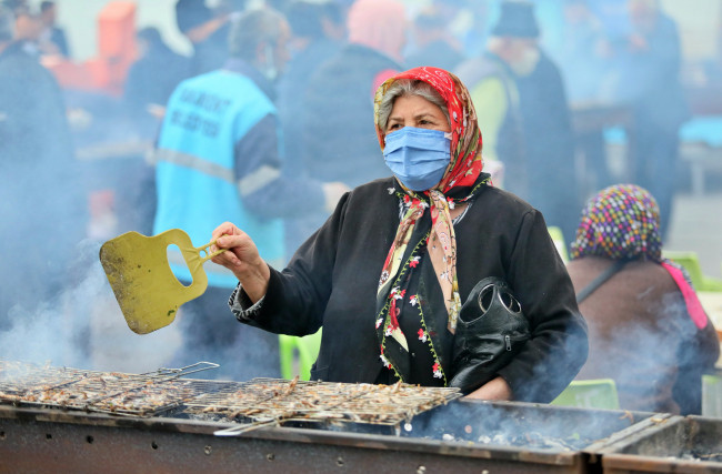 Samsun'da hamsi festivali: 2 ton hamsi 2 saatte tüketildi - Resim: 2