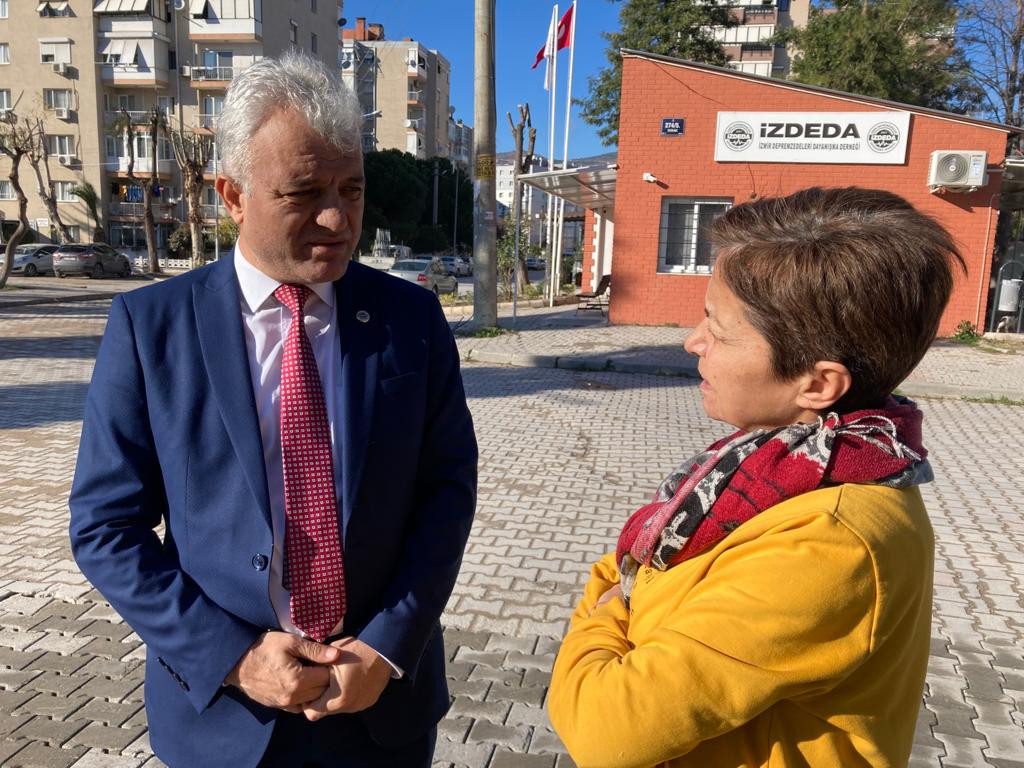 Aydınlık Bayraklı'da nabız tuttu: Depremzedeye TOKİ ile devlet güvencesi - Resim: 1