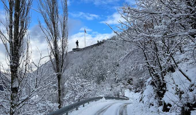 Orta ve Doğu Karadeniz'de kar yaşamı olumsuz etkiliyor - Resim: 2