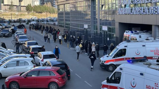 İstanbul'daki hastanelerde Omicron yoğunluğu - Resim: 1