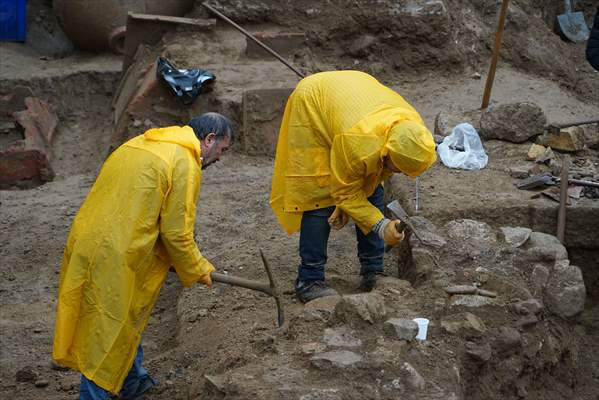 Antandros Antik Kenti yakınlarında yeni antik mezarlara rastlandı - Resim: 2