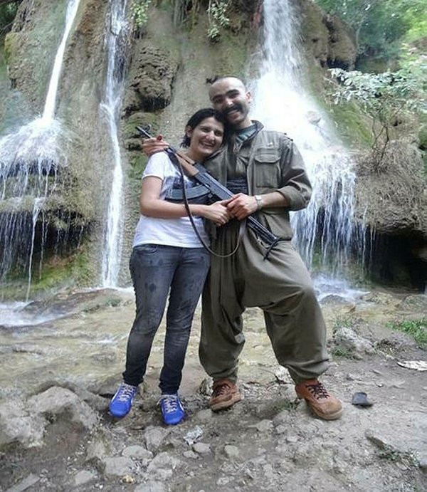 AYM neyi bekliyor:HDP'li vekilin teröristlerle fotoğrafı ortaya çıktı - Resim: 1