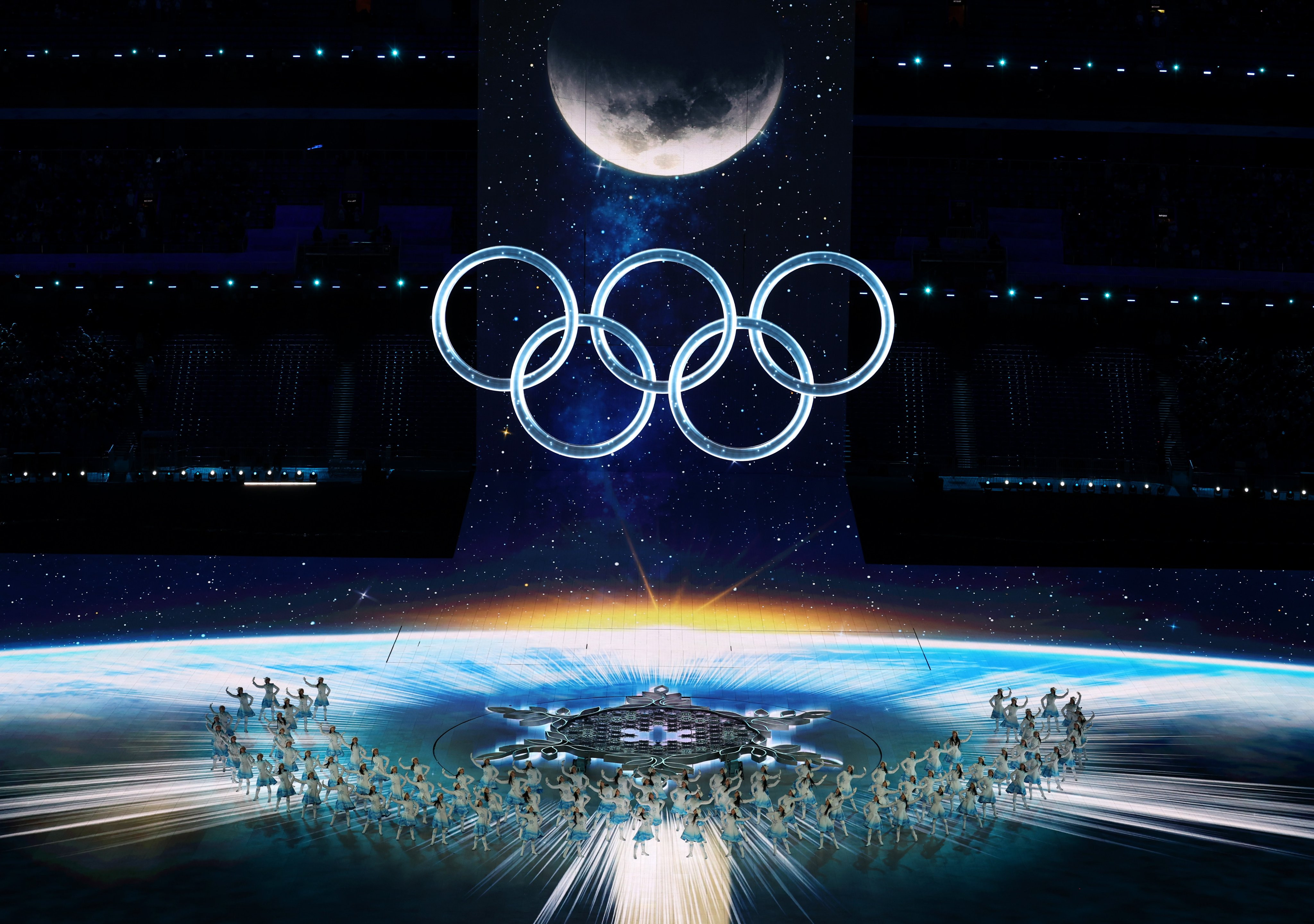 Pekin’deki tören sporseverleri büyüledi: Kış Olimpiyatları’nın açılışı insanlığa baharı müjdeledi - Resim: 1