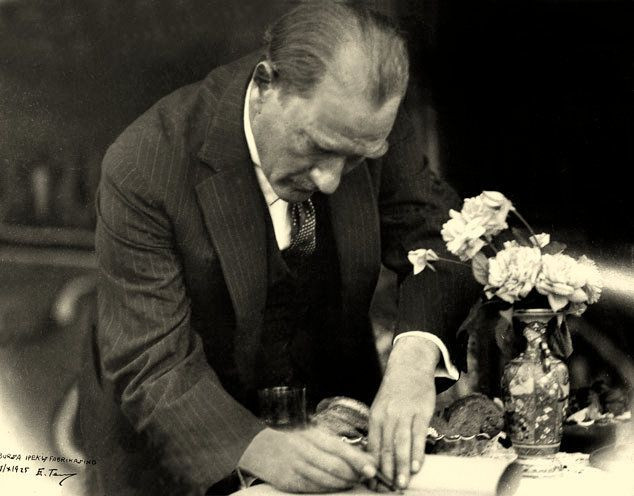 Atatürk'ün müfredata konulmasını istediği kitap: Beyaz Zambaklar Ülkesinde - Resim: 4