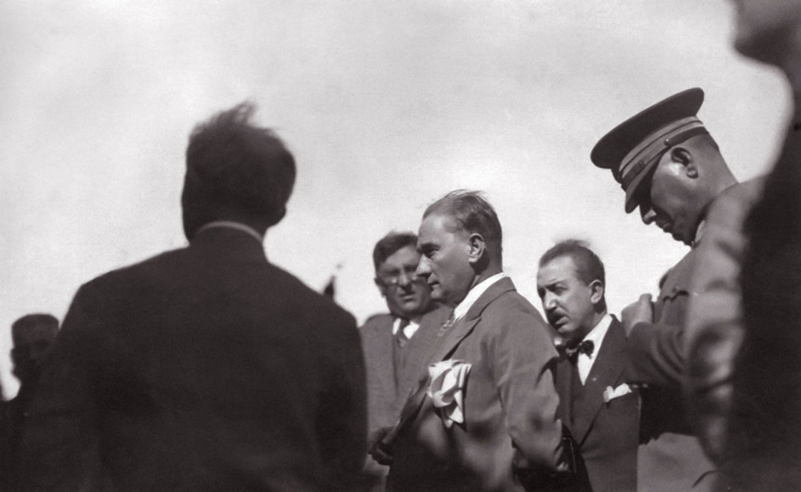 Atatürk'ün müfredata konulmasını istediği kitap: Beyaz Zambaklar Ülkesinde - Resim: 7
