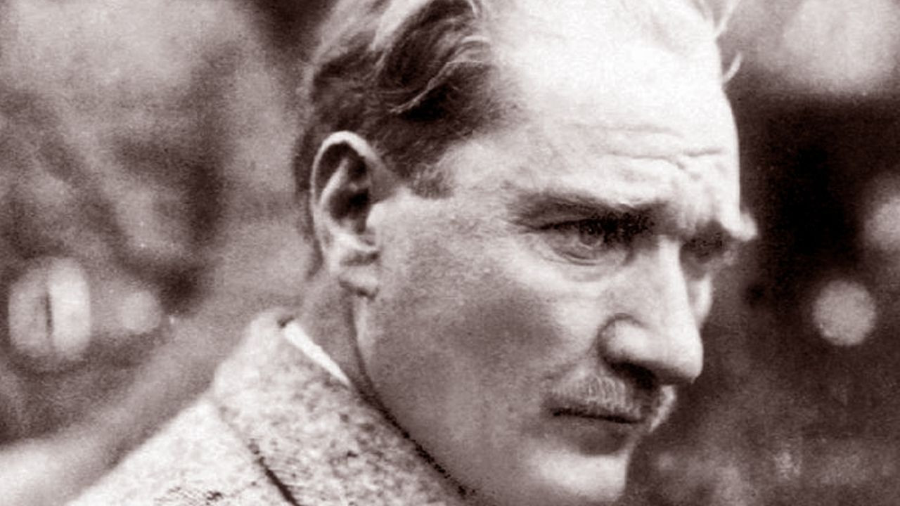 Atatürk hangi filmi izledikten sonra ‘Hayatımda hiç bu kadar gülmedim’ dedi? - Resim: 13