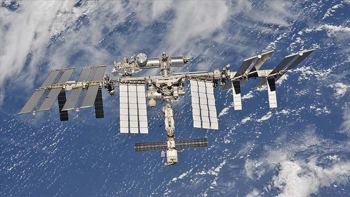 Rus füzesinin enkazıyla çarpışmaktan korkan astronotlar, yörüngede kaçış manevrası yaptı - Resim: 3