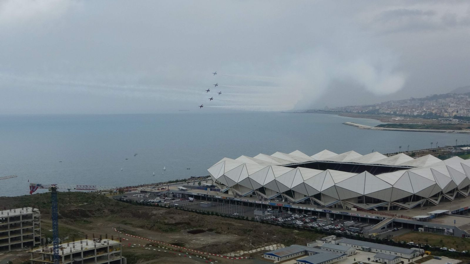 Türk Yıldızları’nın Trabzon semalarındaki gösteri uçuşu nefes kesti - Resim: 1