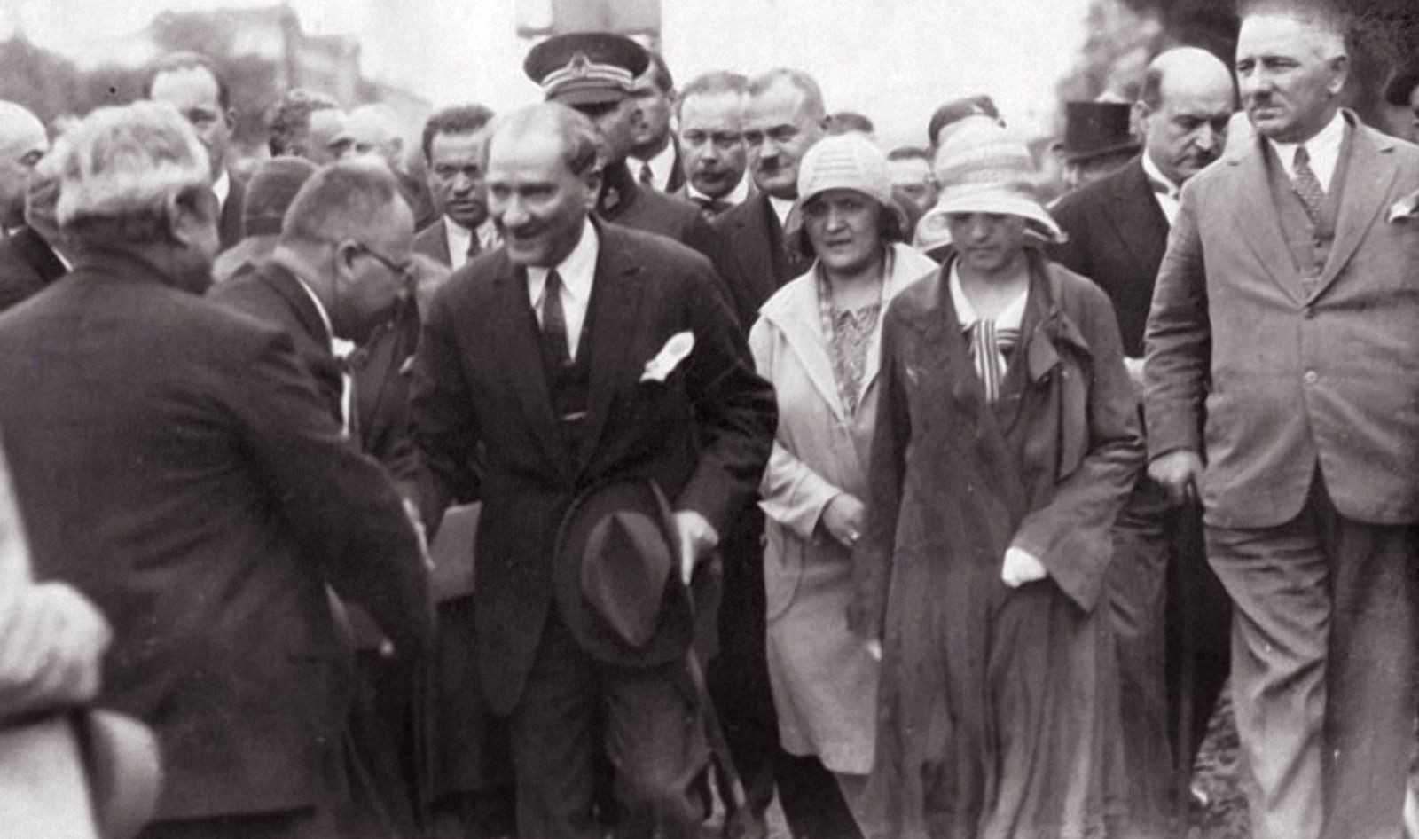 Atatürk'ün mutluluğu açıkladığı tarihî konuşması - Resim: 11
