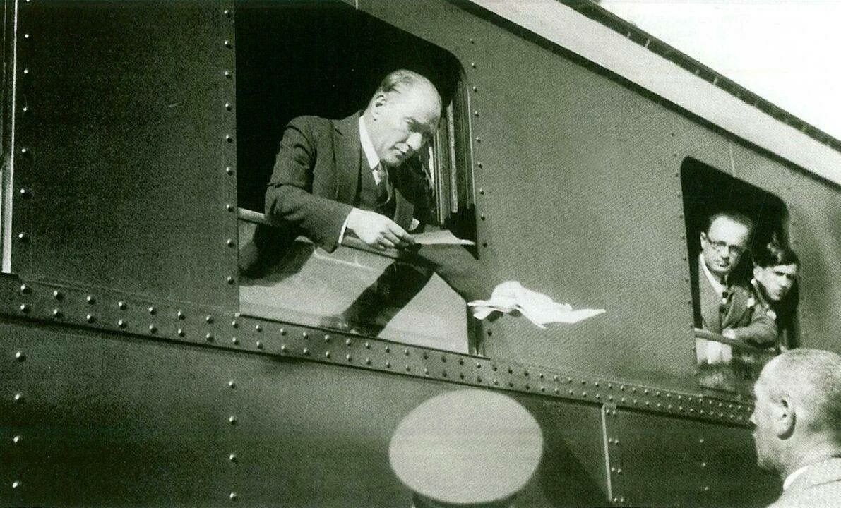 Atatürk'ün mutluluğu açıkladığı tarihî konuşması - Resim: 14