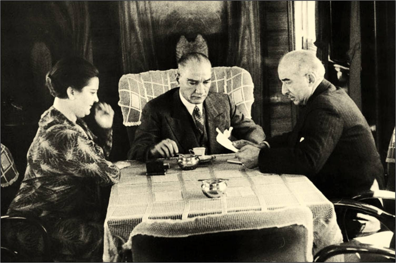 Atatürk'ün mutluluğu açıkladığı tarihî konuşması - Resim: 18