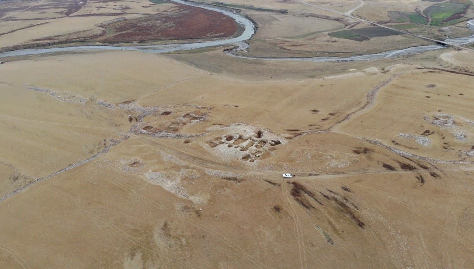 Su seviyesi düştü! Bin 500 yıllık hamam ve kilise kalıntıları ortaya çıktı - Resim: 3