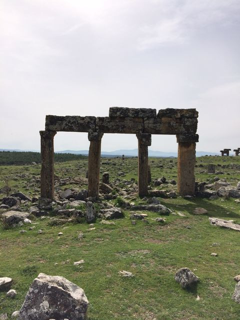 Blaundus Antik Kenti sütunları