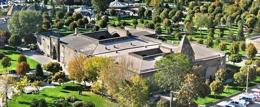 14 Mart Tıp Bayramı özel: Türkiye'de yer alan 817 yıllık Dünyanın ilk hastanesi - Resim: 1