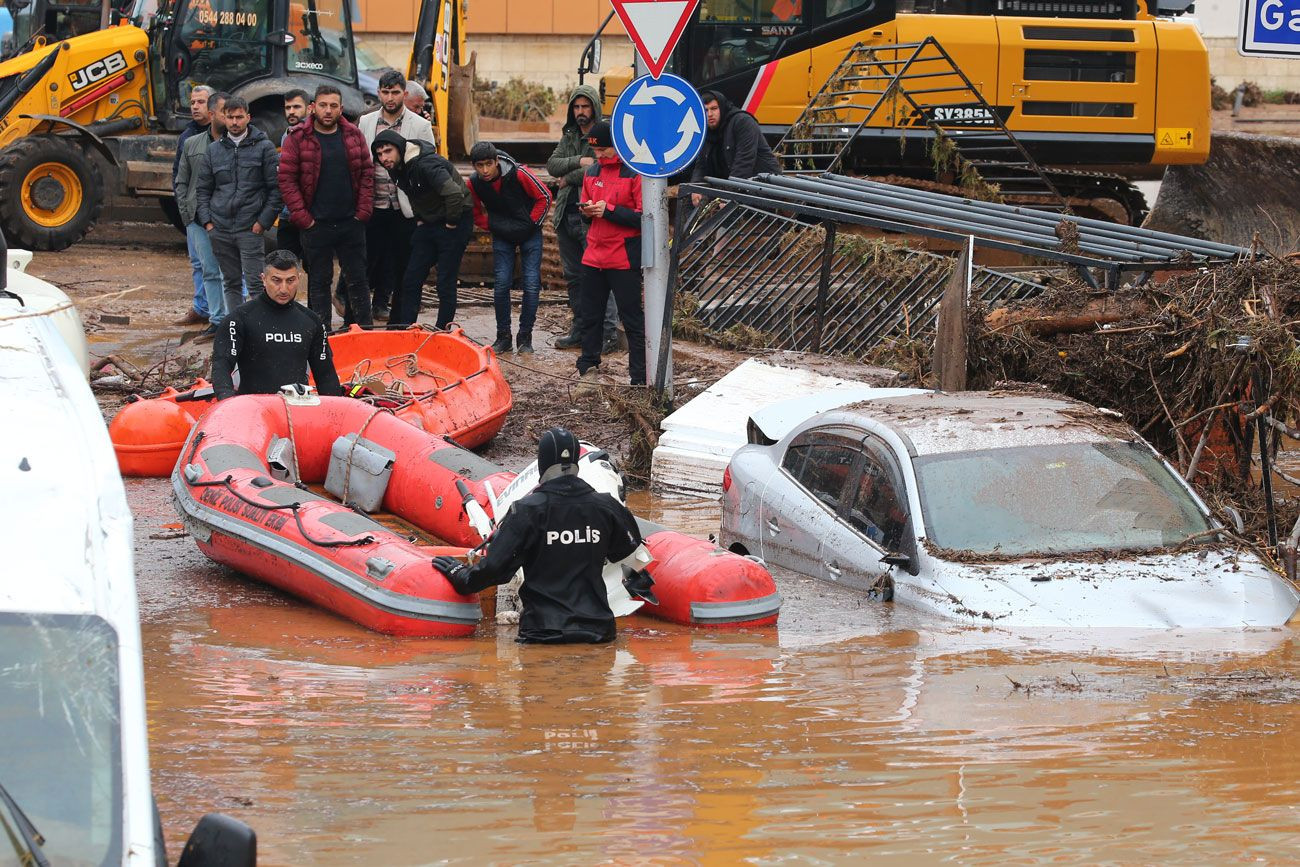 Şanlıurfa'da yaşanan sel felaketi fotoğraflarda - Resim: 17