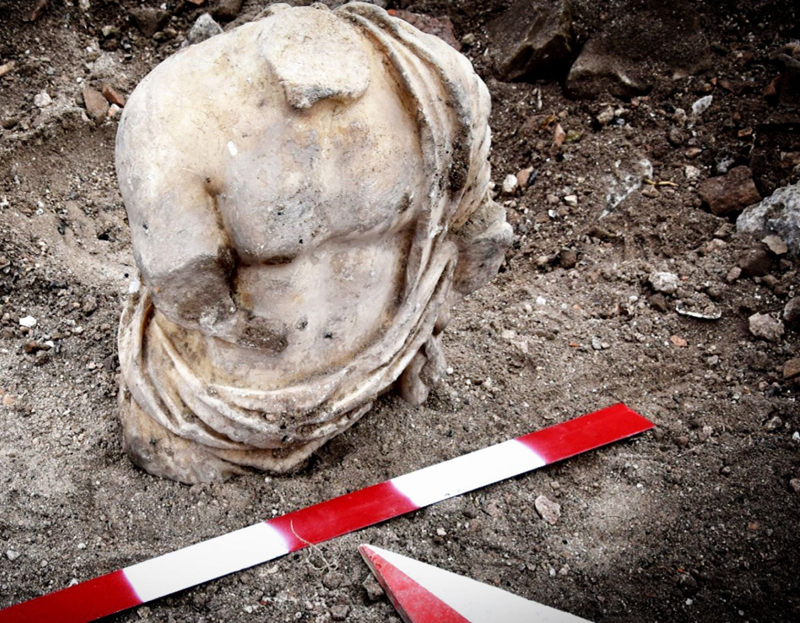 İstanbul'un göbeğinde bulundu! Roma Dönemi'ne ait heykel arkeologları heyecanlandırdı - Resim: 1