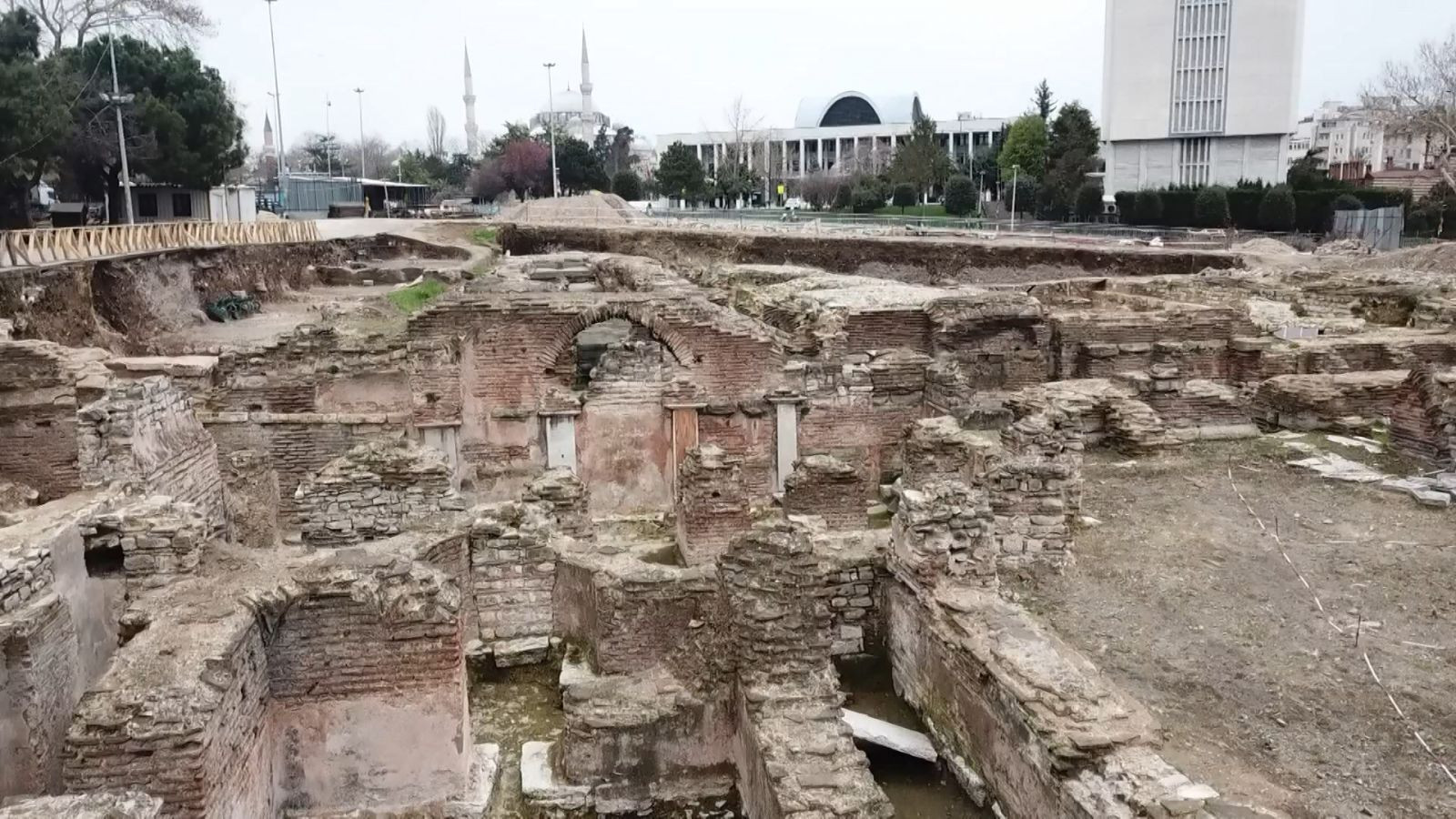 İstanbul'un göbeğinde bulundu! Roma Dönemi'ne ait heykel arkeologları heyecanlandırdı - Resim: 6
