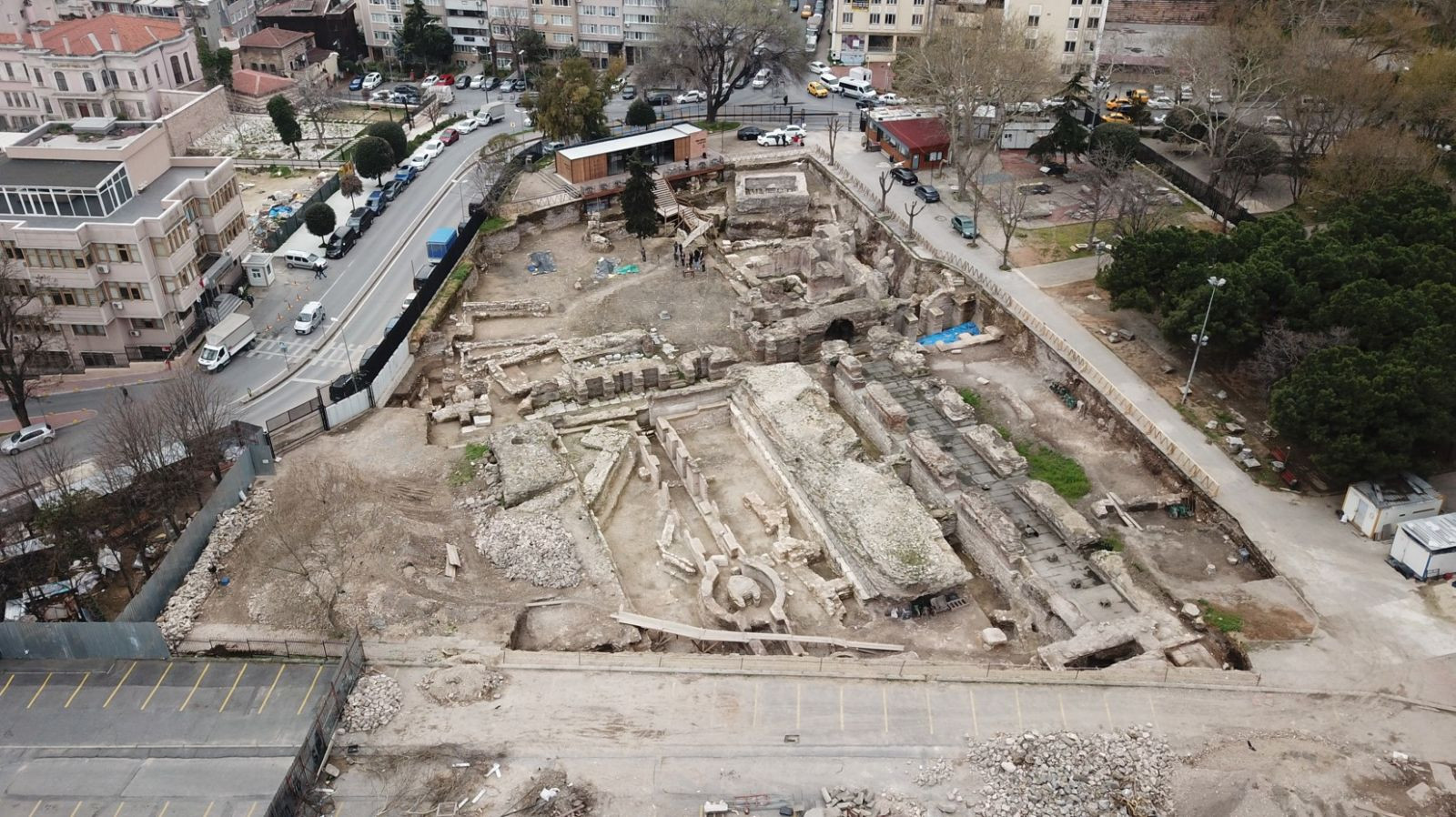 İstanbul'un göbeğinde bulundu! Roma Dönemi'ne ait heykel arkeologları heyecanlandırdı - Resim: 8