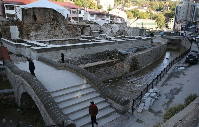 Bitlis'in tarihi dokusu "Dere Üstü Kentsel Dönüşüm Projesi" ile ortaya çıkarılıyor - Resim: 1