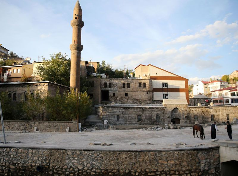 Bitlis'in tarihi dokusu "Dere Üstü Kentsel Dönüşüm Projesi" ile ortaya çıkarılıyor - Resim: 12