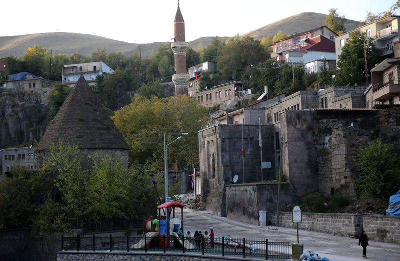 Bitlis'in tarihi dokusu "Dere Üstü Kentsel Dönüşüm Projesi" ile ortaya çıkarılıyor - Resim: 13