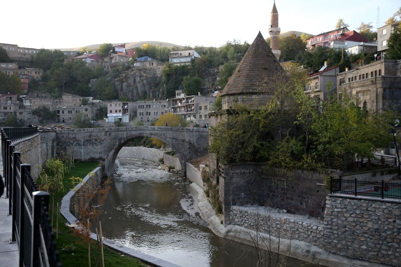 Bitlis'in tarihi dokusu "Dere Üstü Kentsel Dönüşüm Projesi" ile ortaya çıkarılıyor - Resim: 14