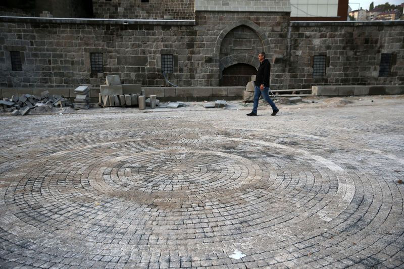 Bitlis'in tarihi dokusu "Dere Üstü Kentsel Dönüşüm Projesi" ile ortaya çıkarılıyor - Resim: 17