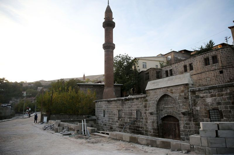 Bitlis'in tarihi dokusu "Dere Üstü Kentsel Dönüşüm Projesi" ile ortaya çıkarılıyor - Resim: 18