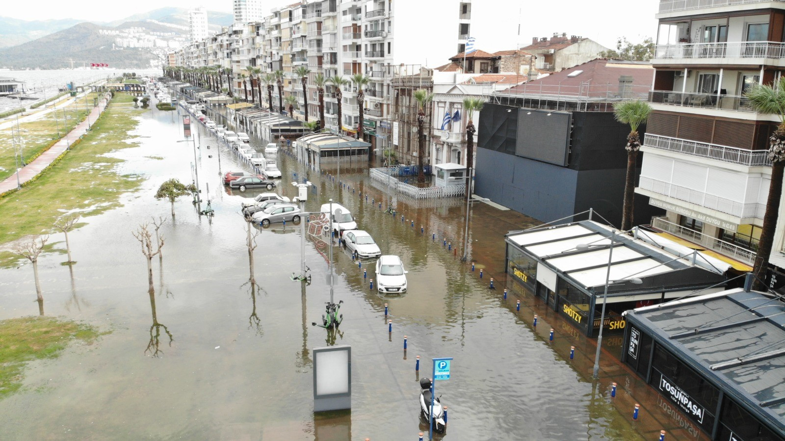 izmir fırtına tsunami