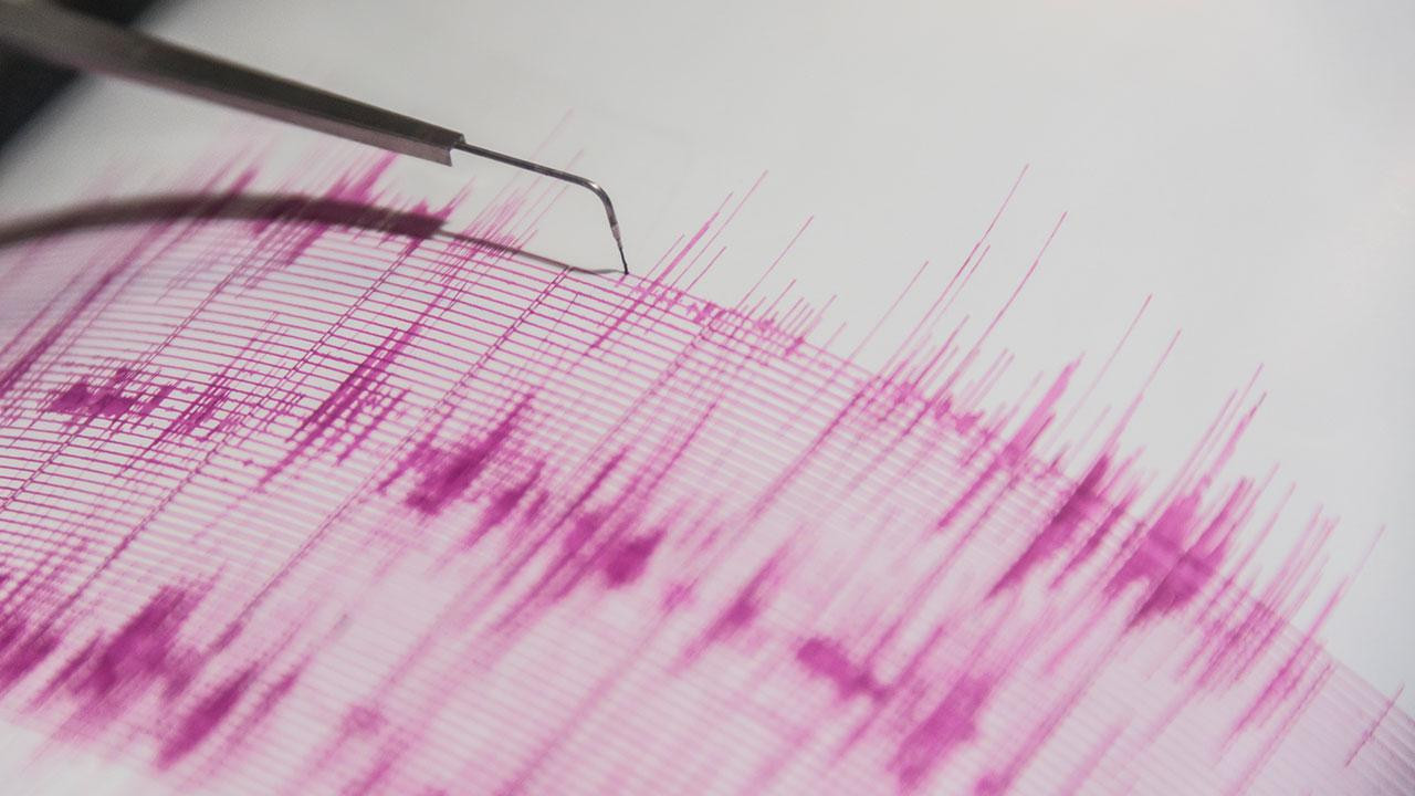 AKDENİZ'DE DEPREM