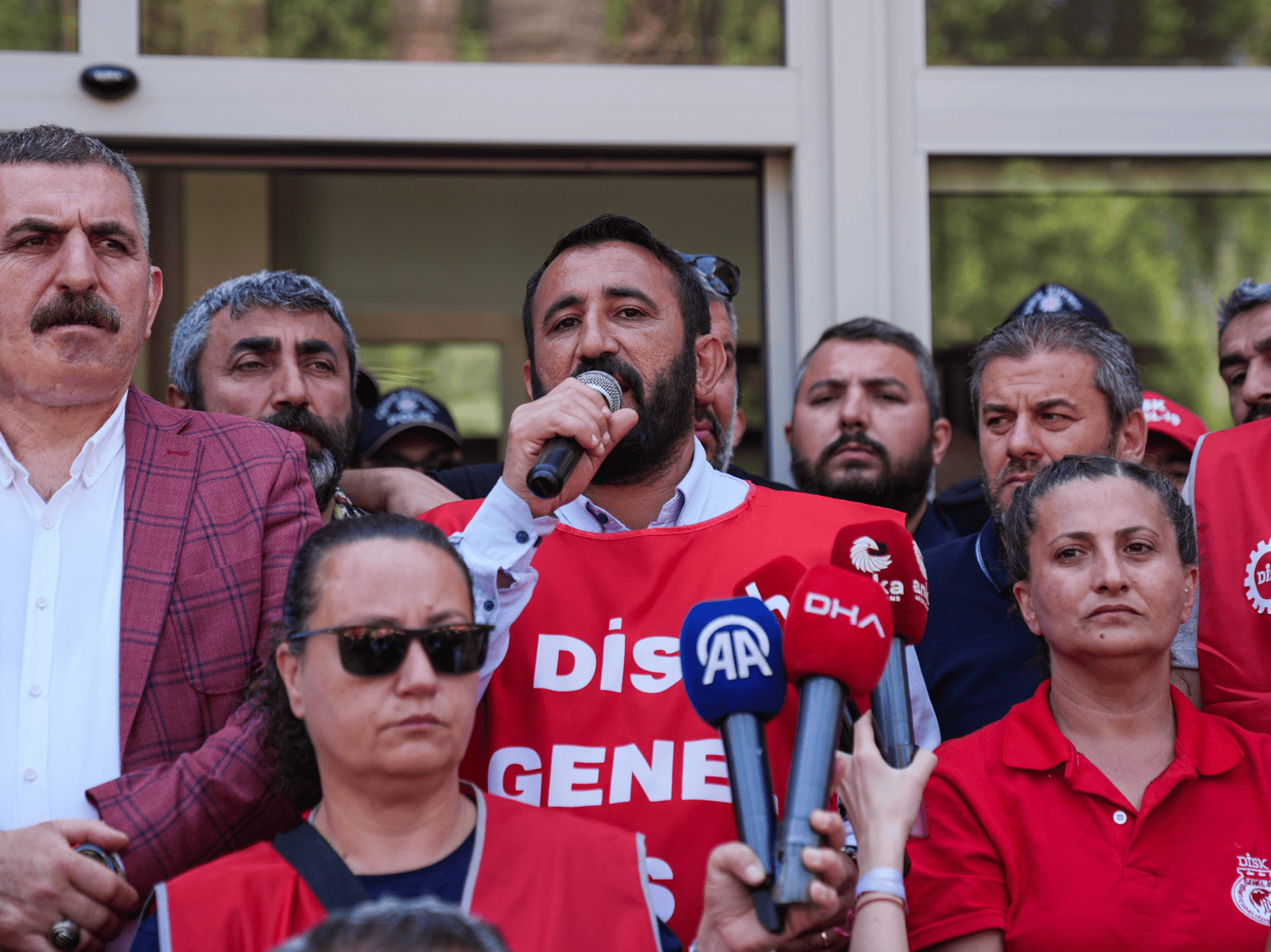 İzmir grevinde şok gelişme! Yedinci gününde anlaşma sağlandı! - Resim : 1