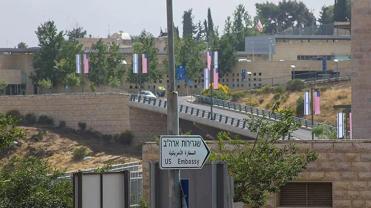 Düşman birse aklın yolu da birdir - Resim : 1
